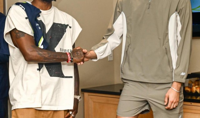 Stein：独行侠队愿意讨论交易除弗拉格和欧文外的任何球员