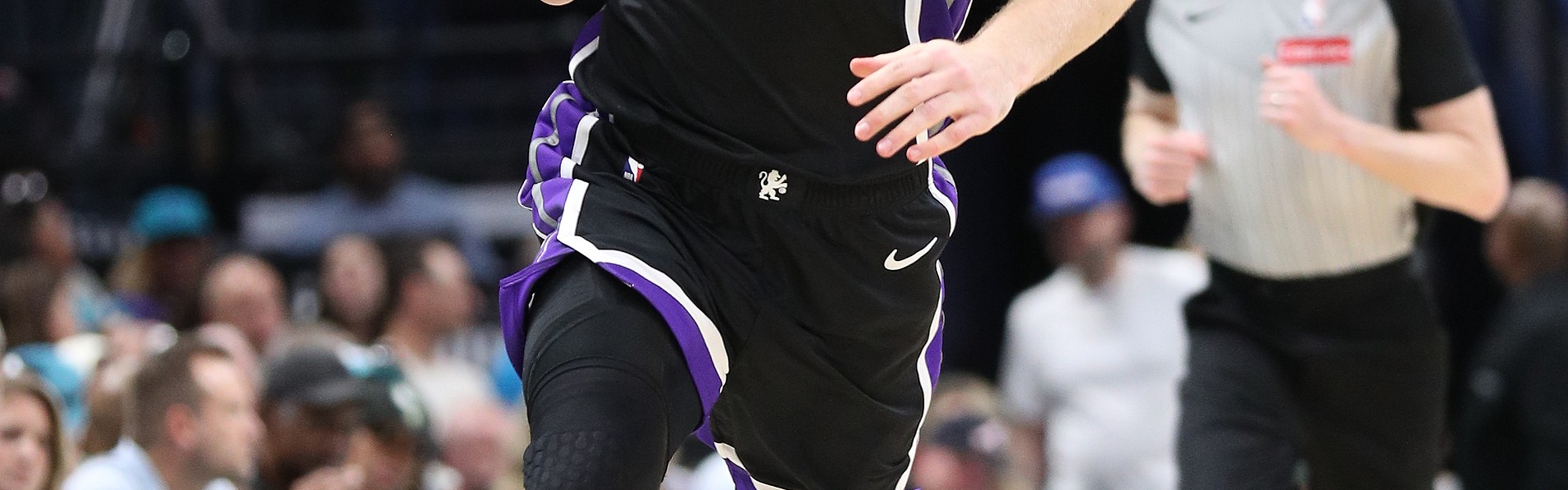 杨瀚森PK萨博尼斯！队记：国王全员均可出战对阵开拓者