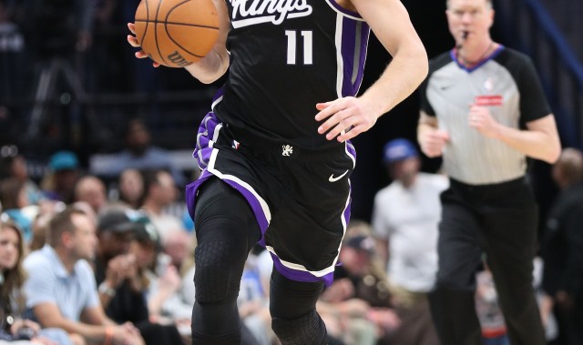 杨瀚森PK萨博尼斯！队记：国王全员均可出战对阵开拓者