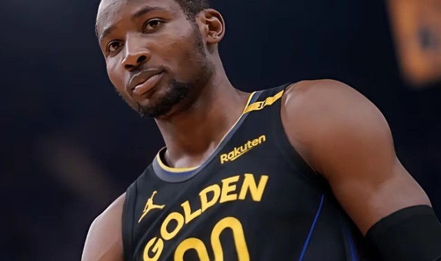 勇士库明加脚踝扭伤退赛，下场前贡献10分2抢断|吉米·巴特勒|达拉斯独行侠队|金州勇士队|体育赛事讨论|乔纳森·库明加_新浪新闻