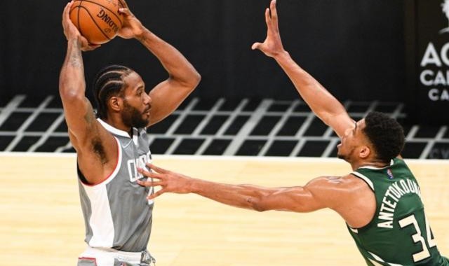 九游平台-小卡合同或因违规被判无效 雄鹿全力争夺挽留字母